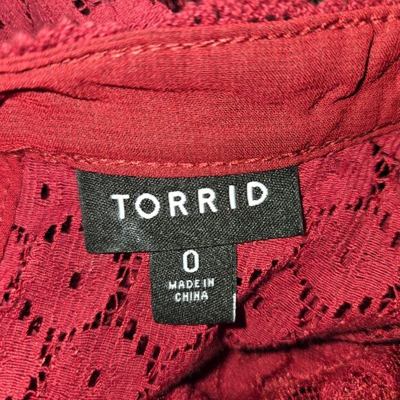 Torrid Rhubarb Mixed Lace High Neck Top Blouse Size 0 Large - Picture 10 of 11